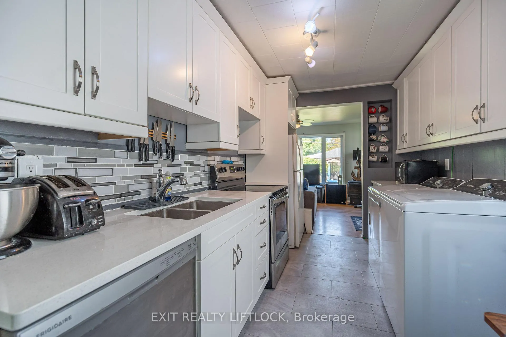 Photo 8 of 720 New Romaine Street, Peterborough, Otonabee Ward 1 — HOMEH