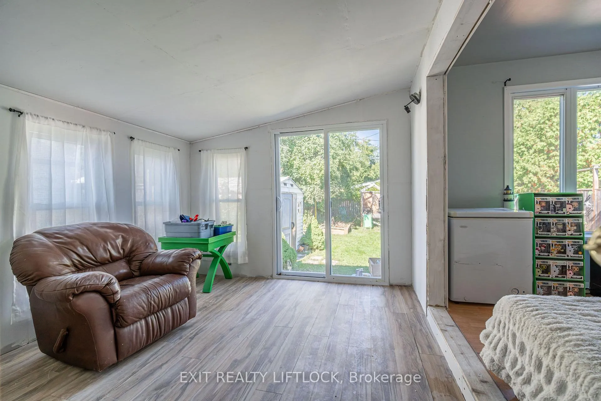Photo 17 of 720 New Romaine Street, Peterborough, Otonabee Ward 1 — HOMEH