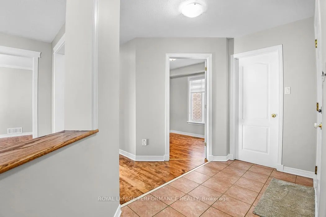 Photo 3 of 15 Fanterra Way, Ottawa, Hunt Club Park/Greenboro — HOMEH