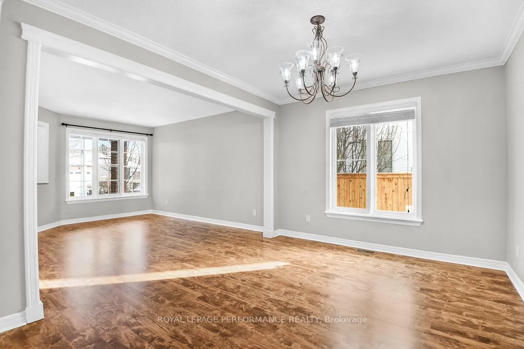 Photo 5 of 15 Fanterra Way, Ottawa, Hunt Club Park/Greenboro — HOMEH