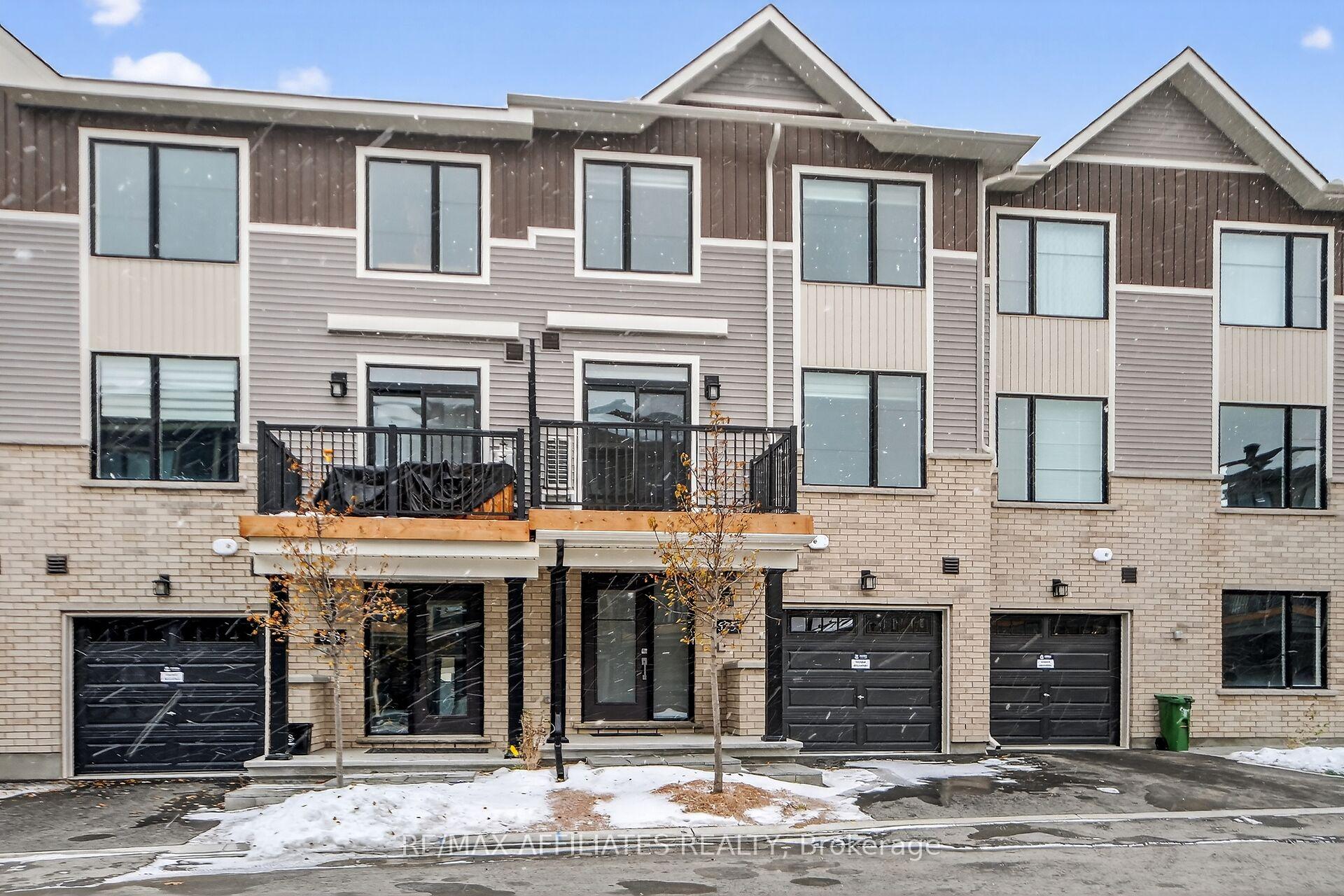 Front of 525 Woodlily Private