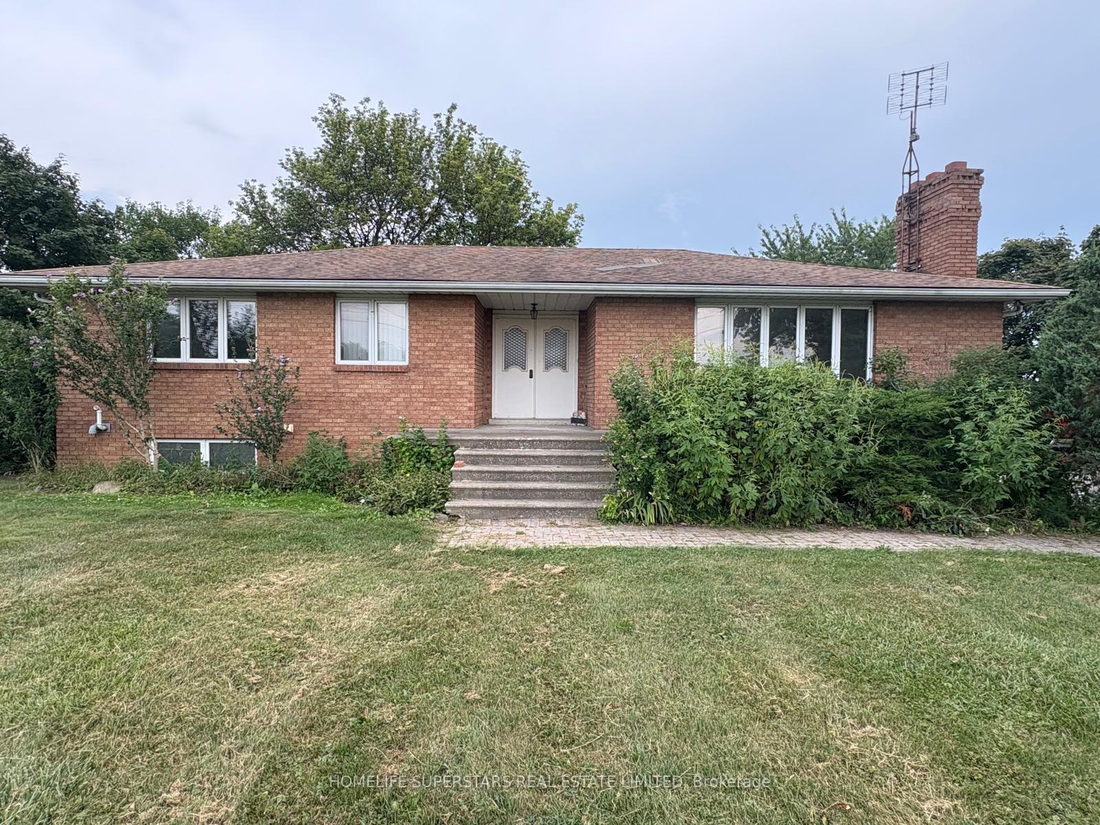 Front of 241 County Rd 42