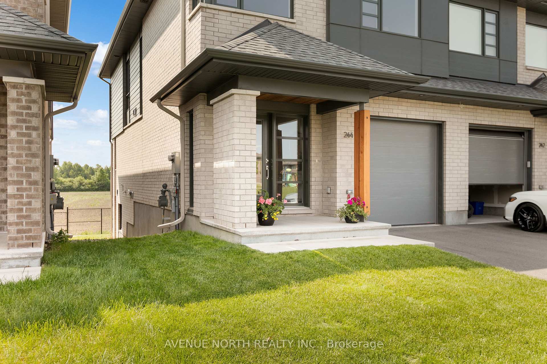 Photo 7 of 244 Shuttleworth Drive, Ottawa, Leitrim — HOMEH
