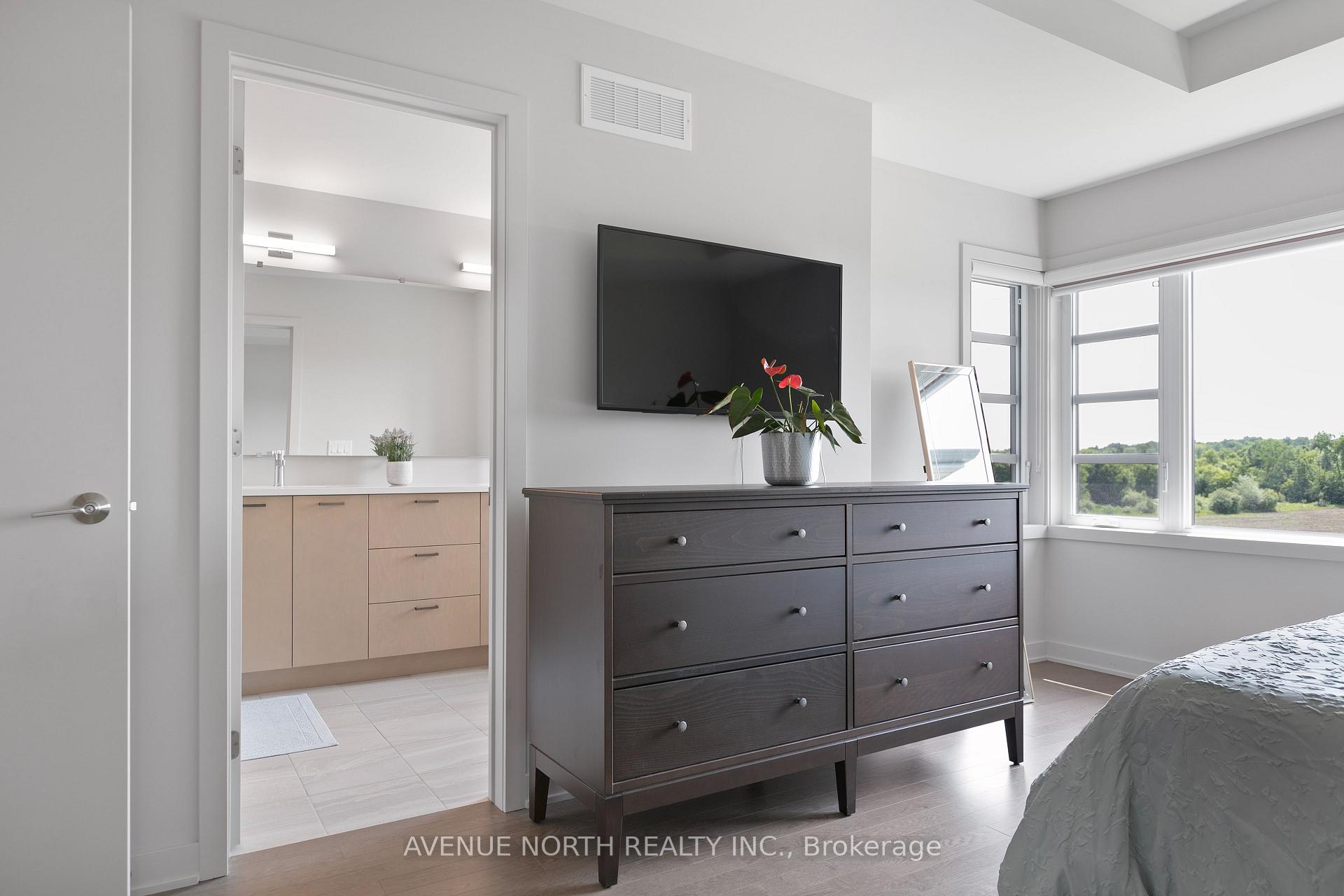 Photo 29 of 244 Shuttleworth Drive, Ottawa, Leitrim — HOMEH