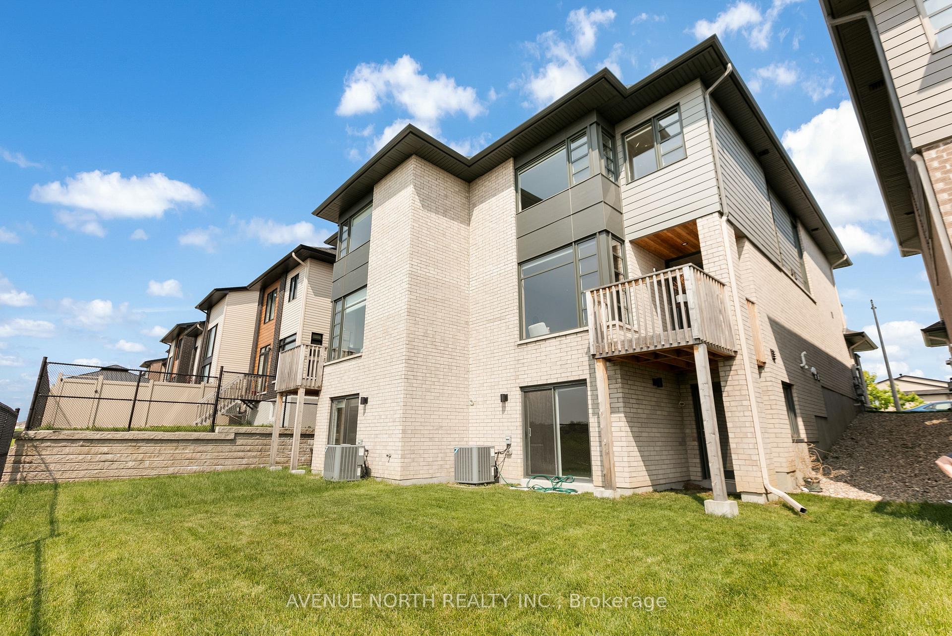 Photo 41 of 244 Shuttleworth Drive, Ottawa, Leitrim — HOMEH