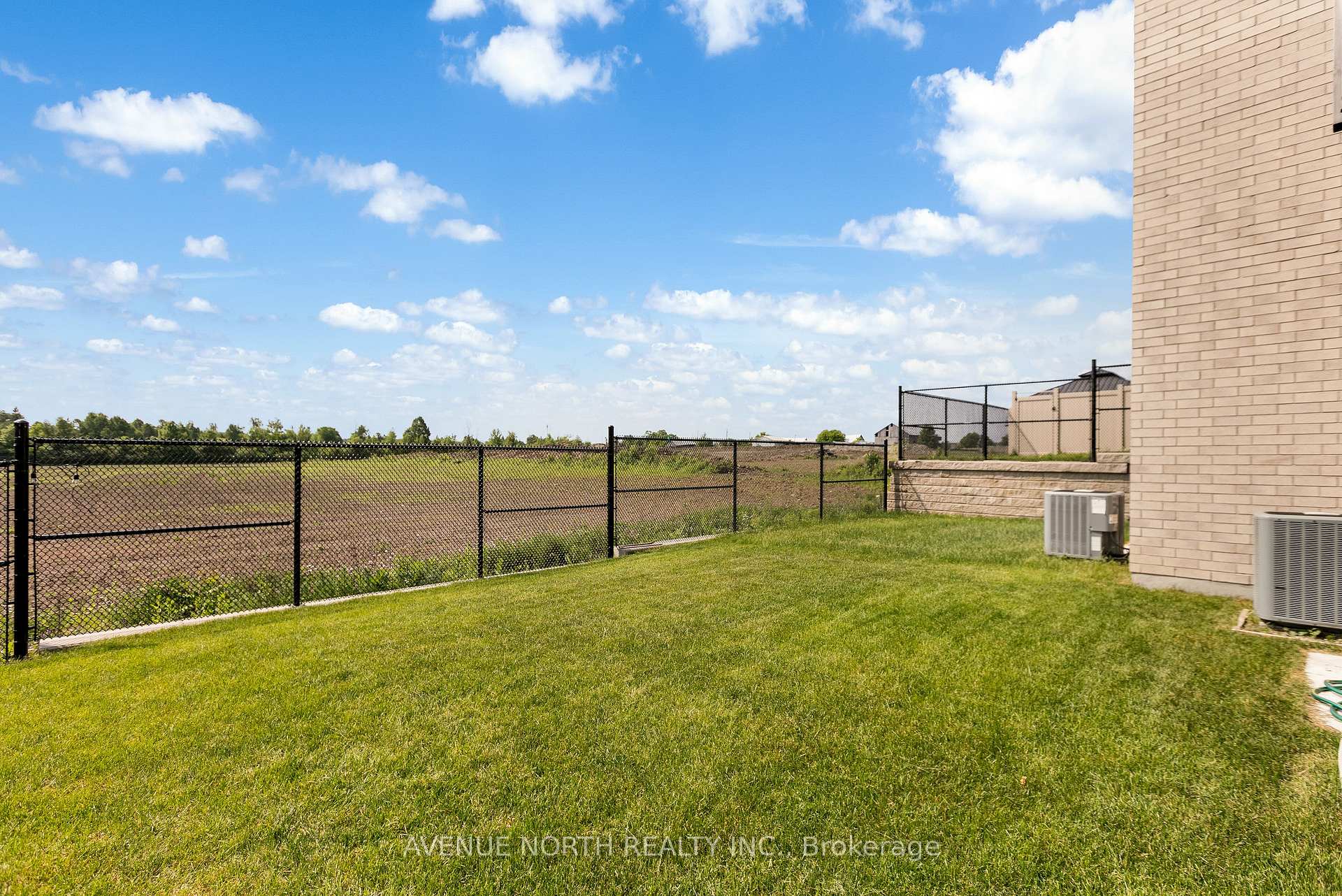 Photo 42 of 244 Shuttleworth Drive, Ottawa, Leitrim — HOMEH