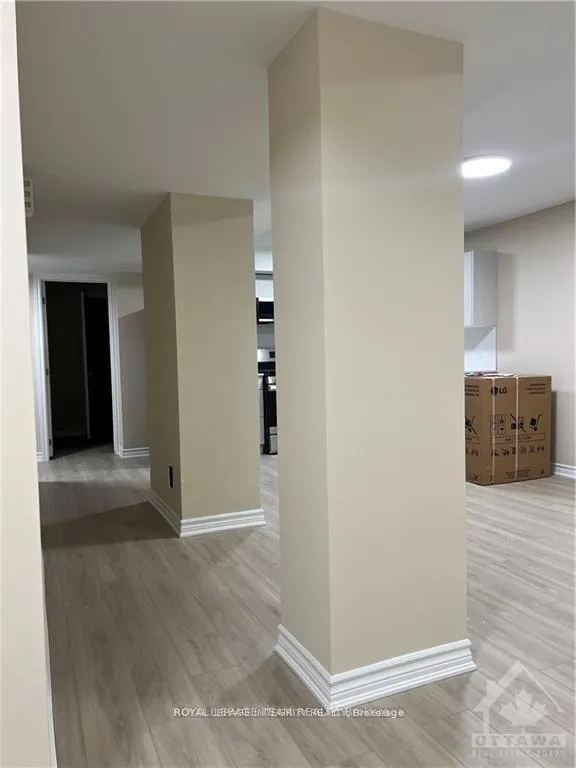 Photo 7 of Unit B, 1520 Blohm Drive, Ottawa, Hunt Club Park — HOMEH