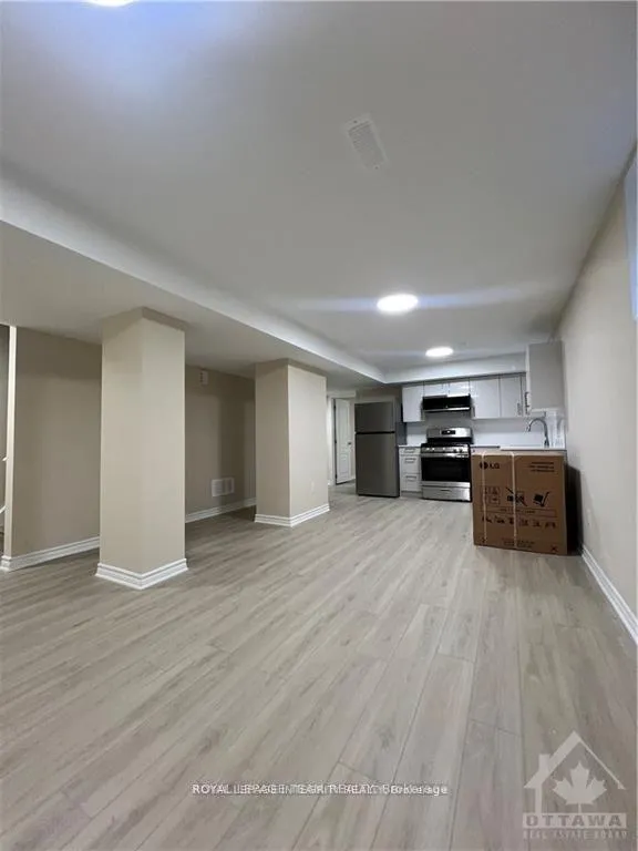 Photo 9 of Unit B, 1520 Blohm Drive, Ottawa, Hunt Club Park — HOMEH