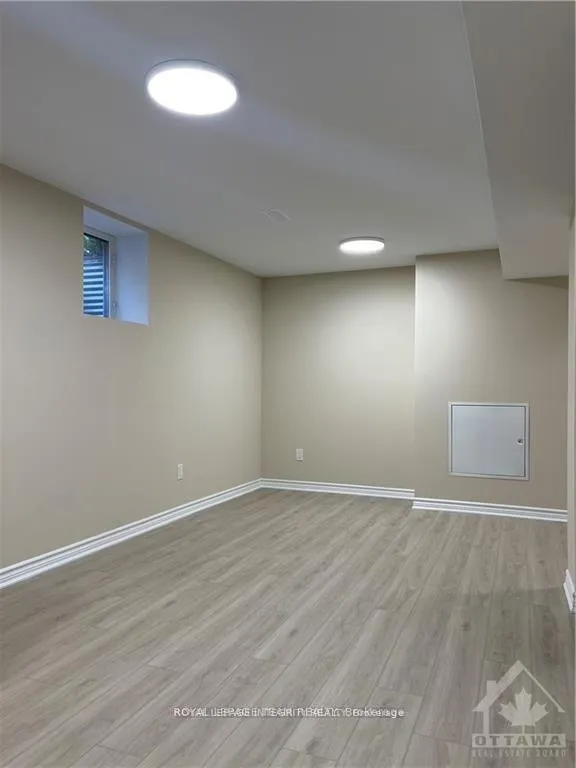 Photo 11 of Unit B, 1520 Blohm Drive, Ottawa, Hunt Club Park — HOMEH