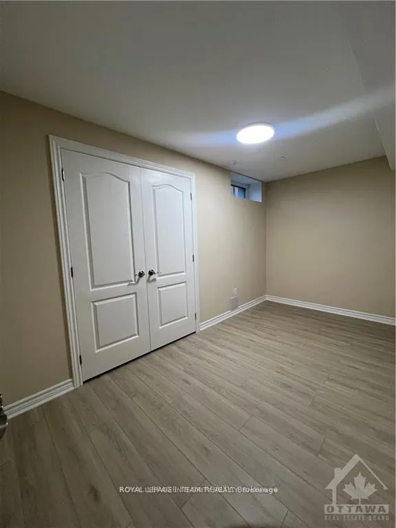 Photo 13 of Unit B, 1520 Blohm Drive, Ottawa, Hunt Club Park — HOMEH