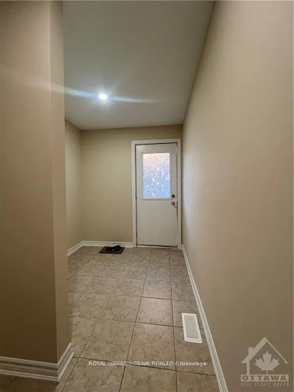 Photo 21 of Unit B, 1520 Blohm Drive, Ottawa, Hunt Club Park — HOMEH