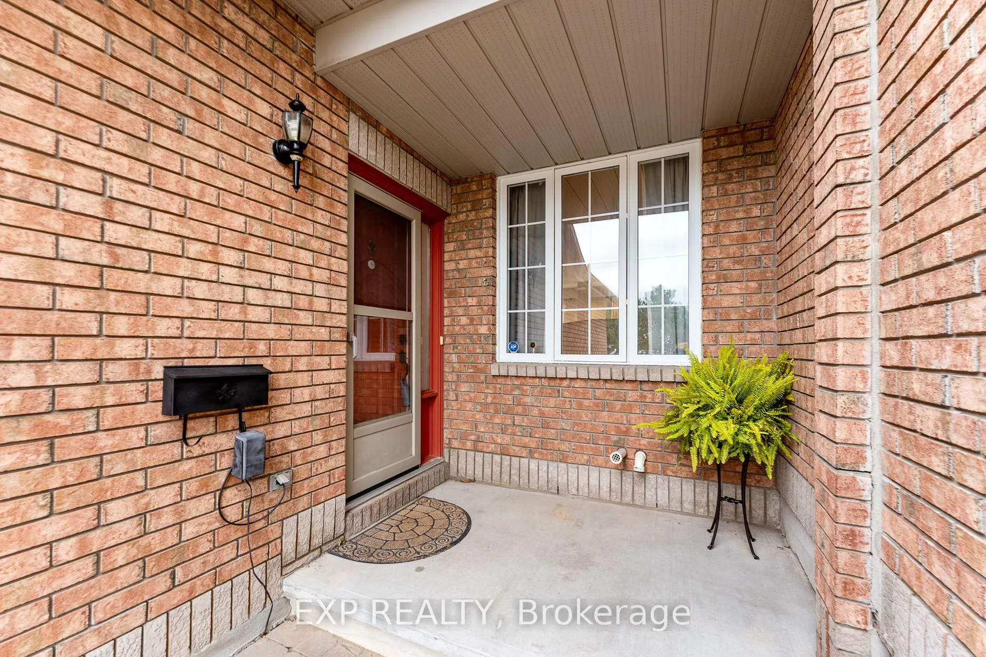 Photo 3 of 14 Drumso Street, Ottawa, Hunt Club Park/Greenboro — HOMEH