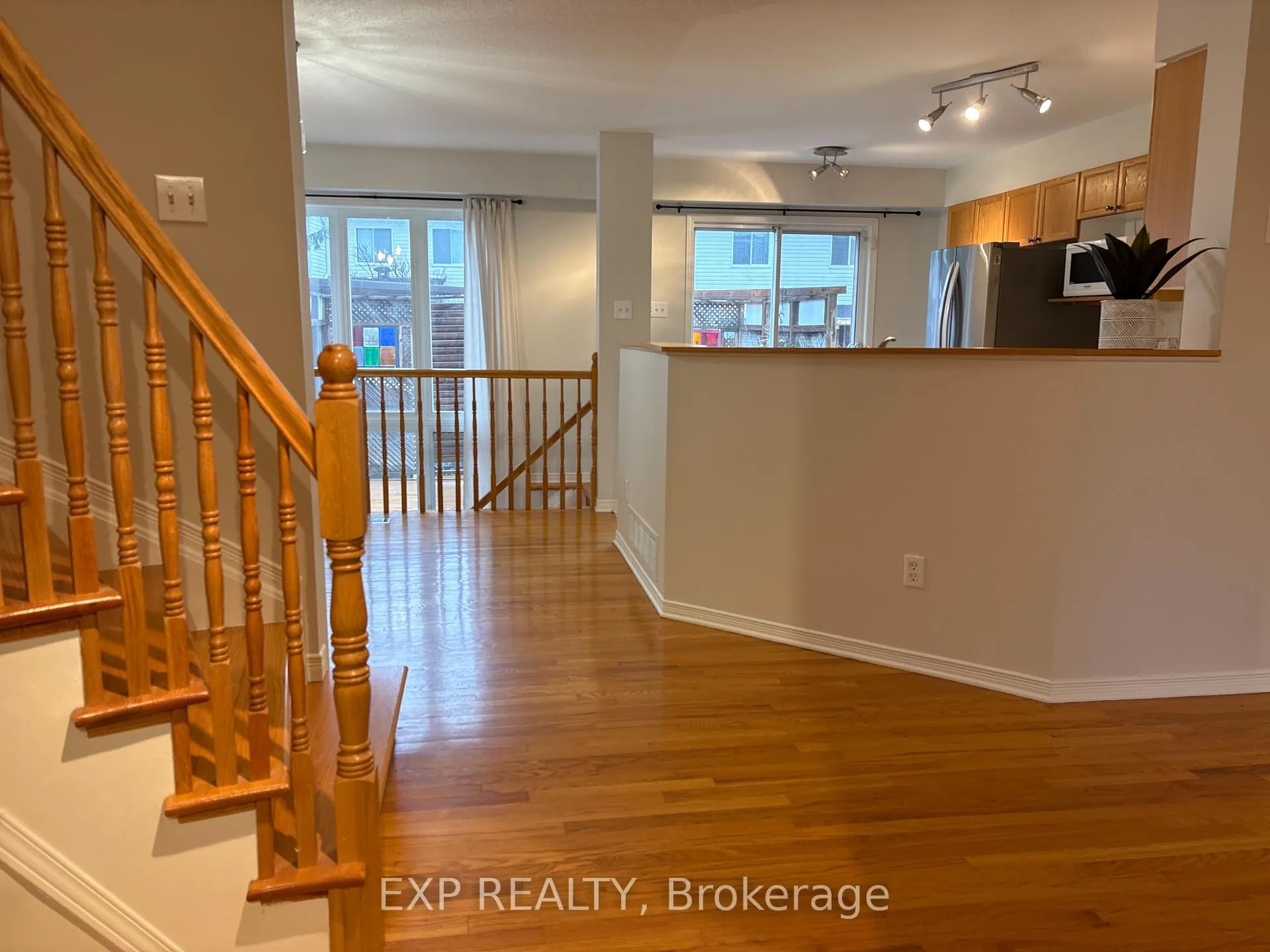 Photo 7 of 14 Drumso Street, Ottawa, Hunt Club Park/Greenboro — HOMEH