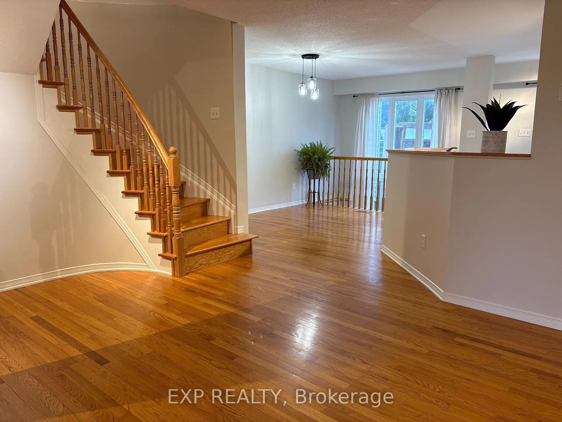 Photo 8 of 14 Drumso Street, Ottawa, Hunt Club Park/Greenboro — HOMEH