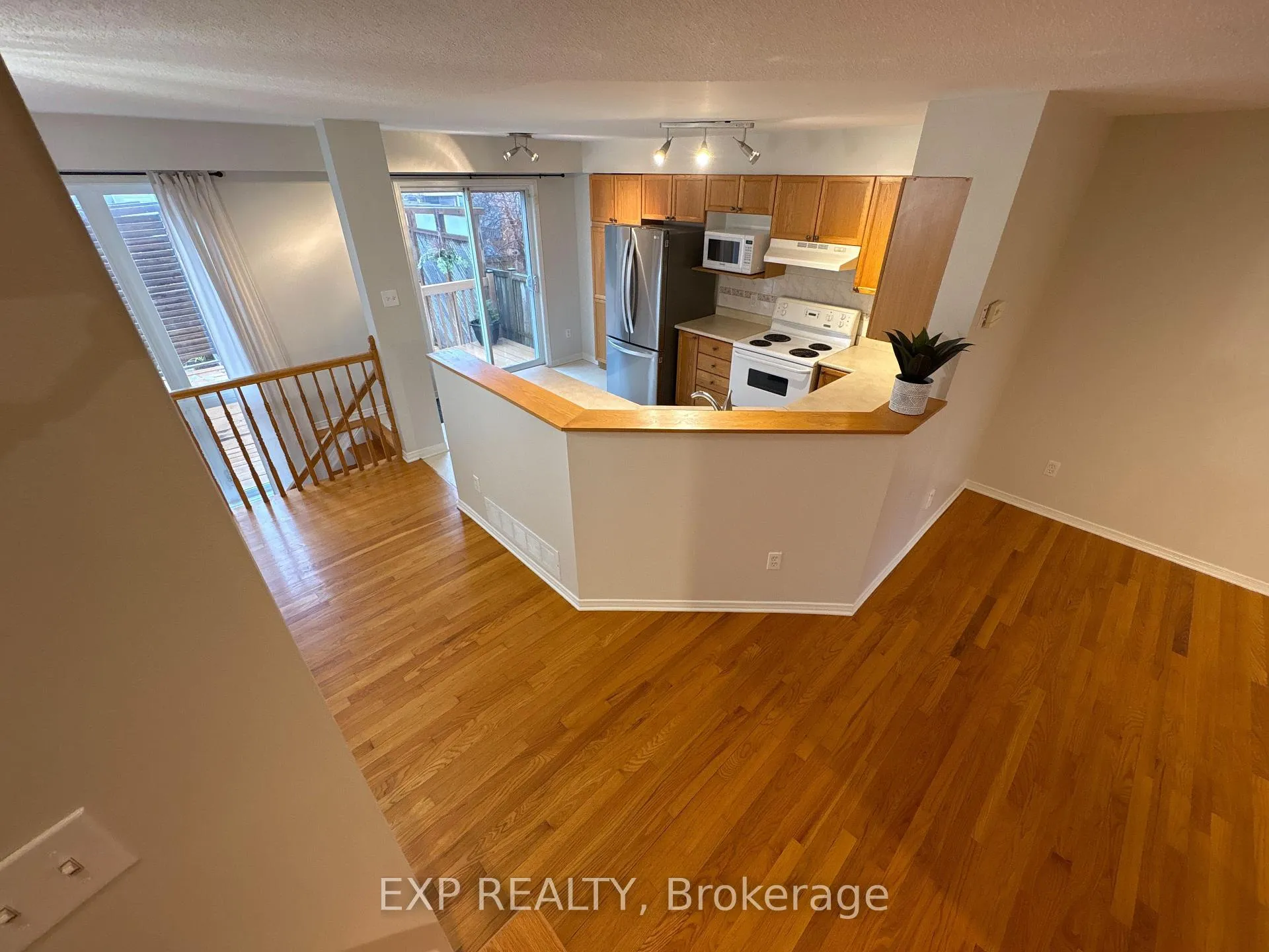 Photo 10 of 14 Drumso Street, Ottawa, Hunt Club Park/Greenboro — HOMEH