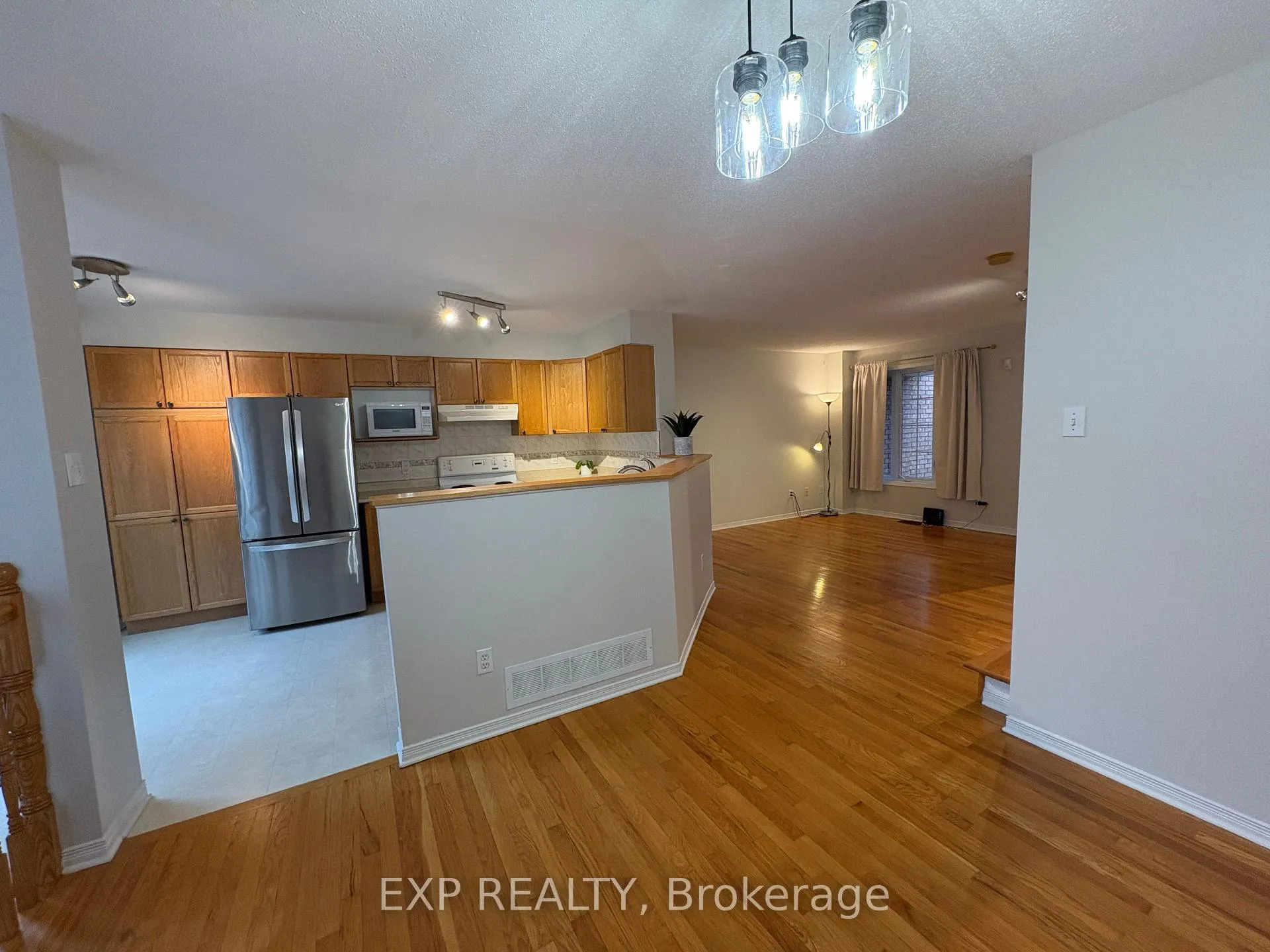 Photo 11 of 14 Drumso Street, Ottawa, Hunt Club Park/Greenboro — HOMEH