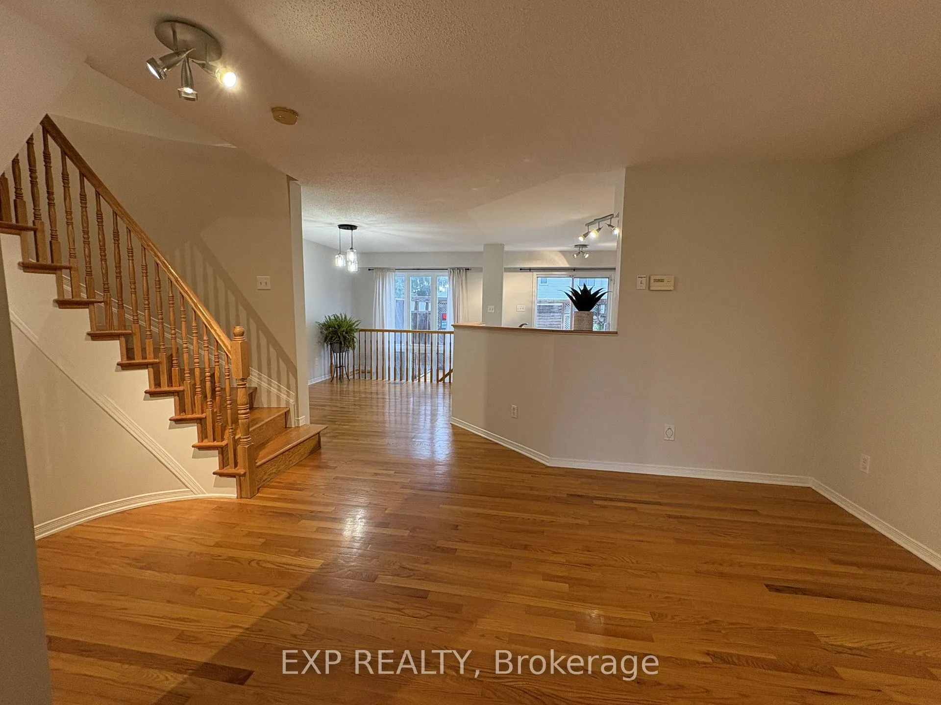 Photo 13 of 14 Drumso Street, Ottawa, Hunt Club Park/Greenboro — HOMEH
