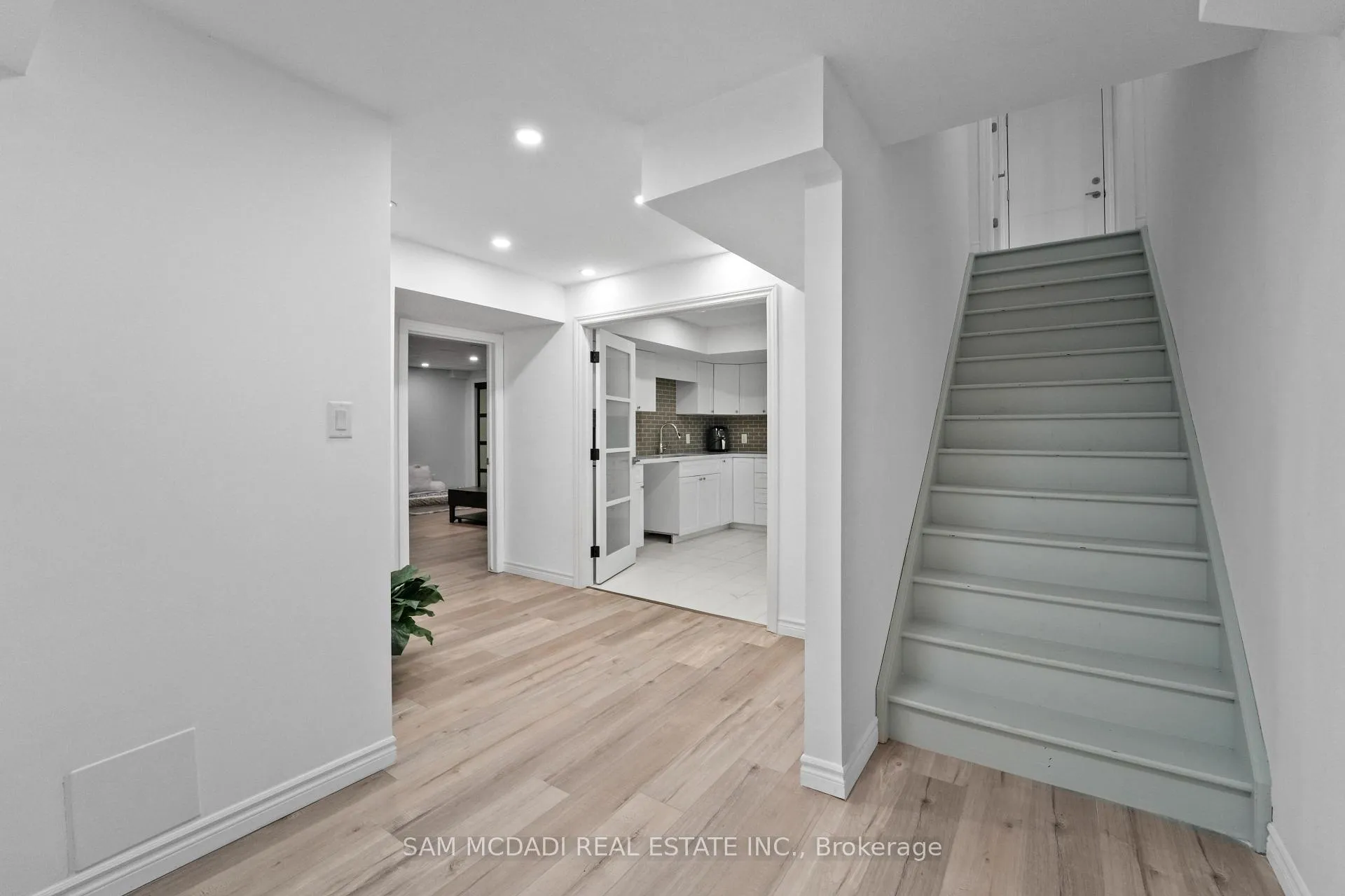 Photo 5 of Unit Lower, 4008 Highland Park Drive, Lincoln, Beamsville — HOMEH