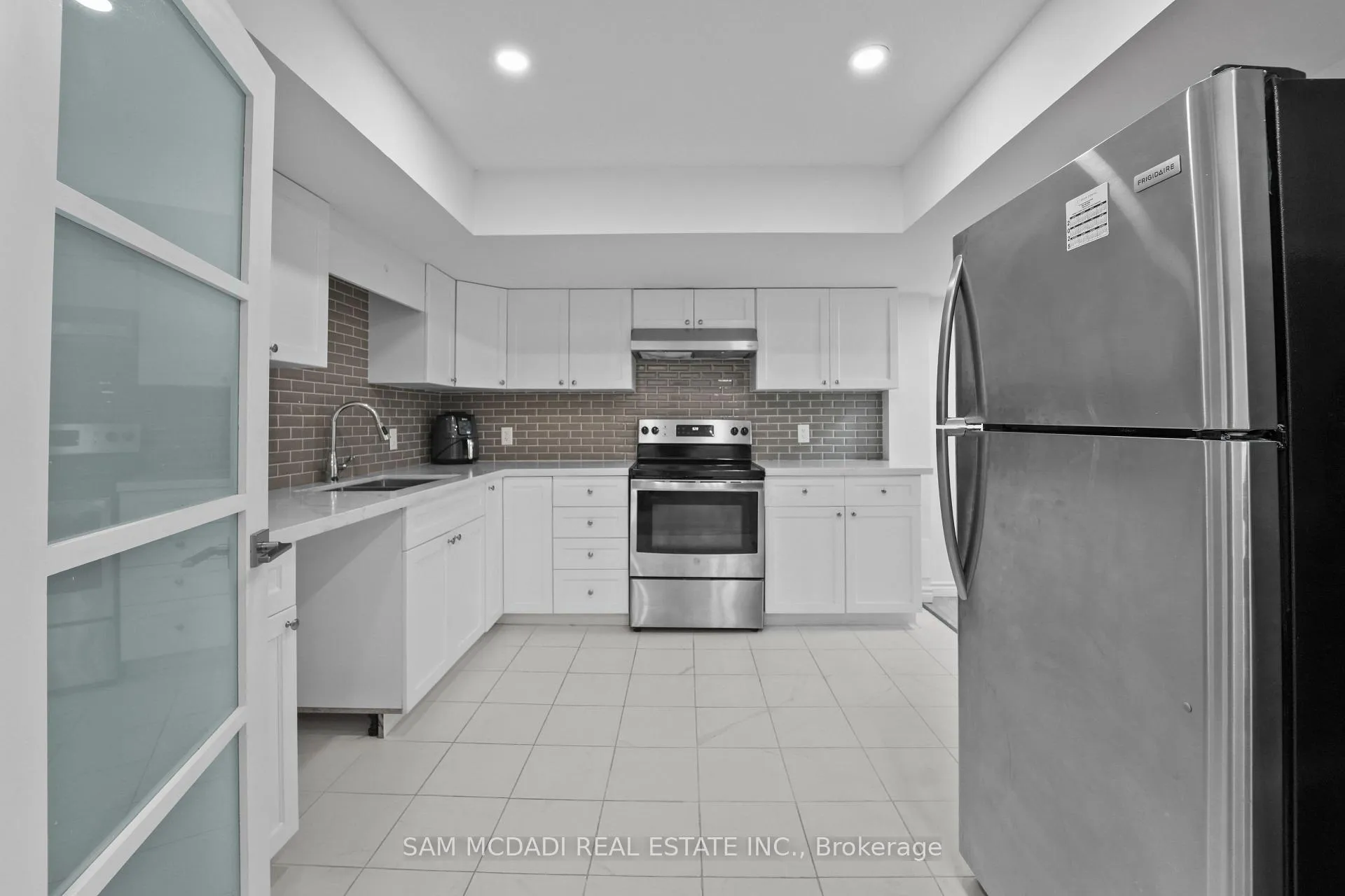 Photo 6 of Unit Lower, 4008 Highland Park Drive, Lincoln, Beamsville — HOMEH
