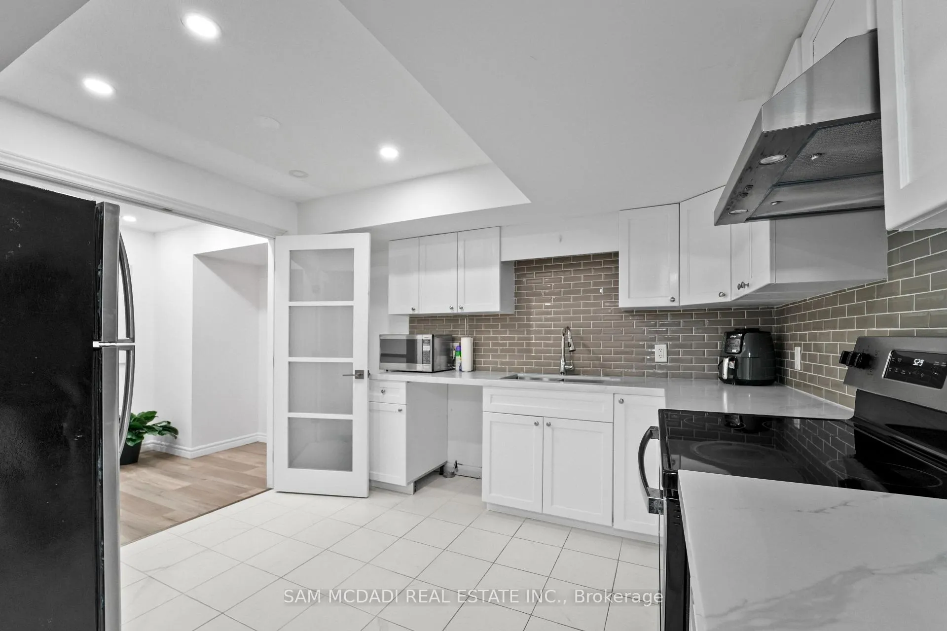 Photo 7 of Unit Lower, 4008 Highland Park Drive, Lincoln, Beamsville — HOMEH