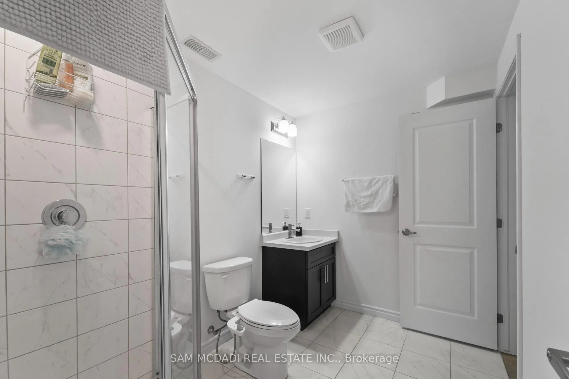 Photo 11 of Unit Lower, 4008 Highland Park Drive, Lincoln, Beamsville — HOMEH