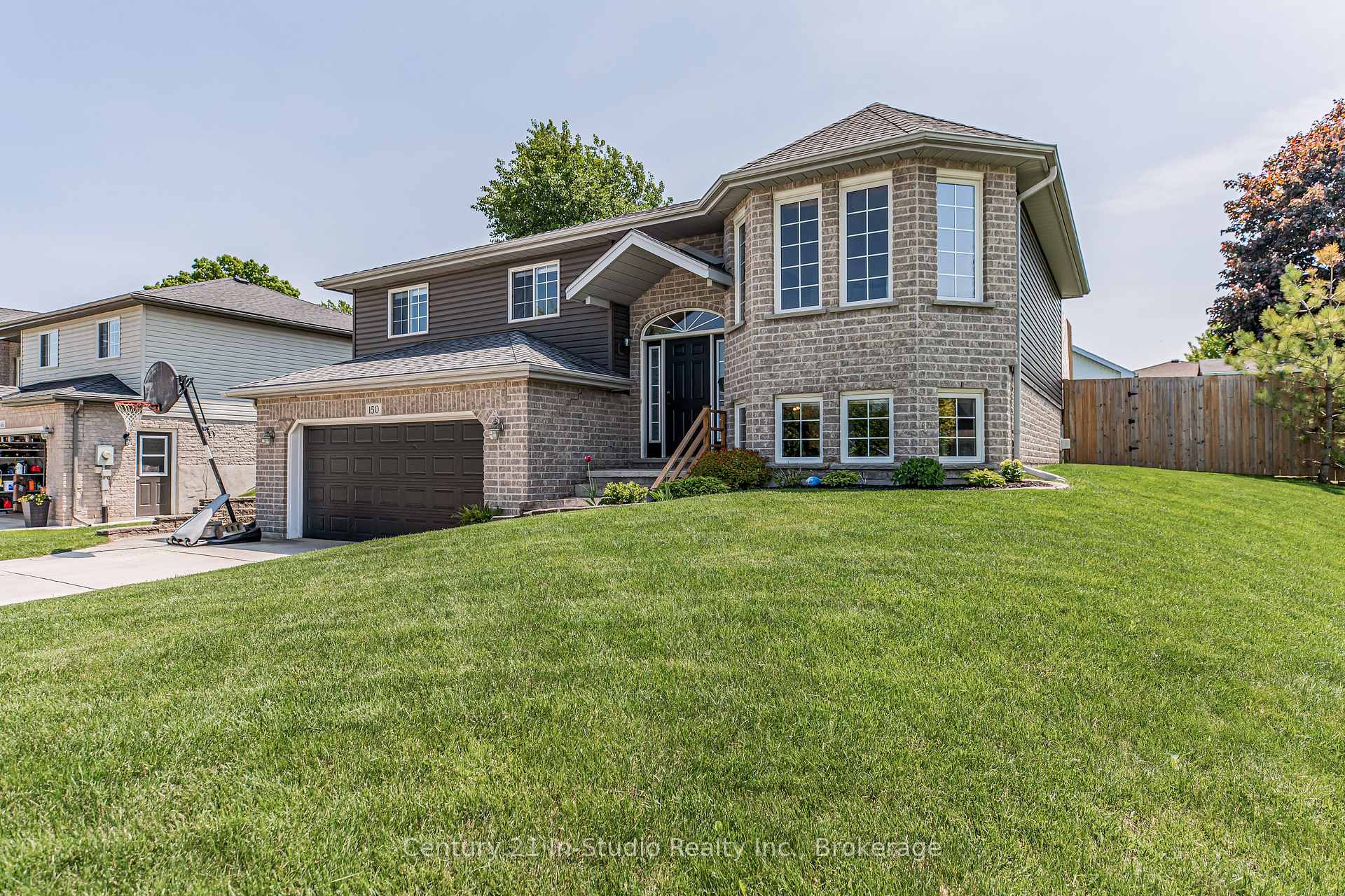 Photo 2 of 150 16th Avenue Crescent, Hanover — HOMEH