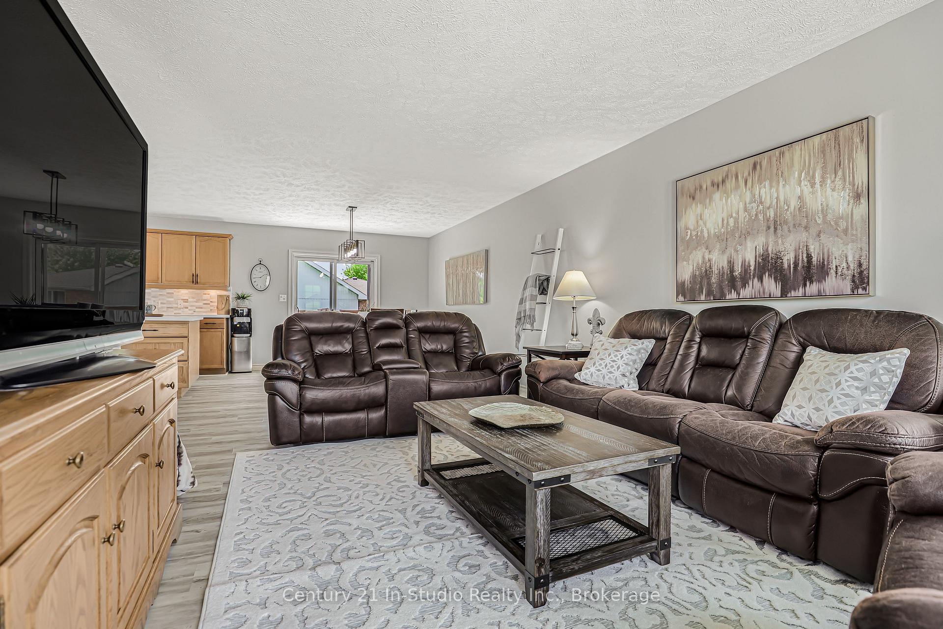 Photo 12 of 150 16th Avenue Crescent, Hanover — HOMEH