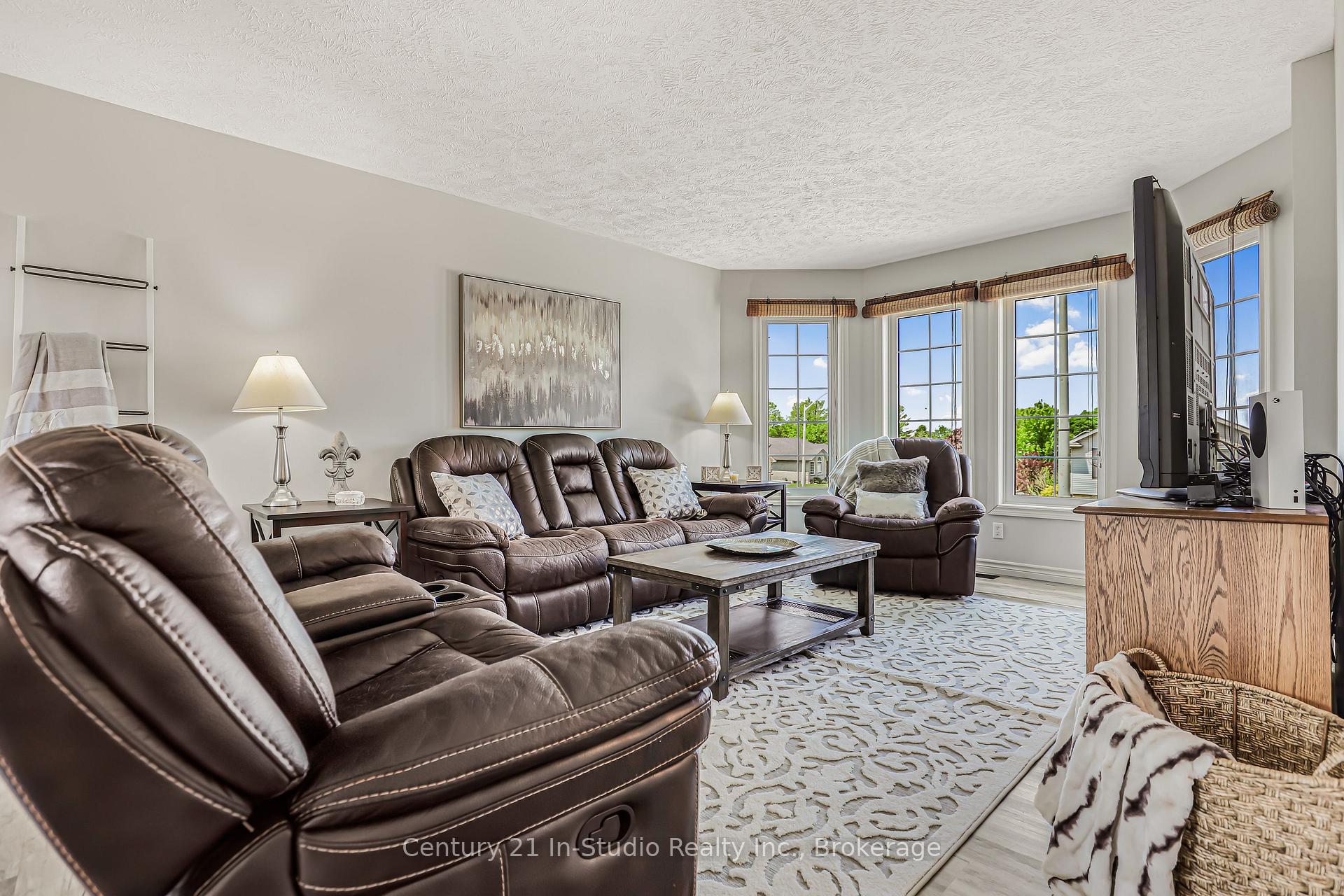 Photo 14 of 150 16th Avenue Crescent, Hanover — HOMEH
