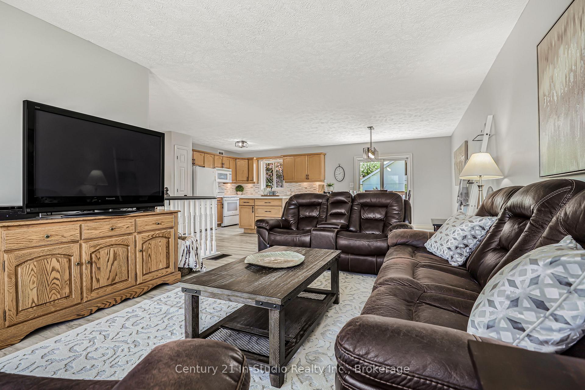 Photo 15 of 150 16th Avenue Crescent, Hanover — HOMEH