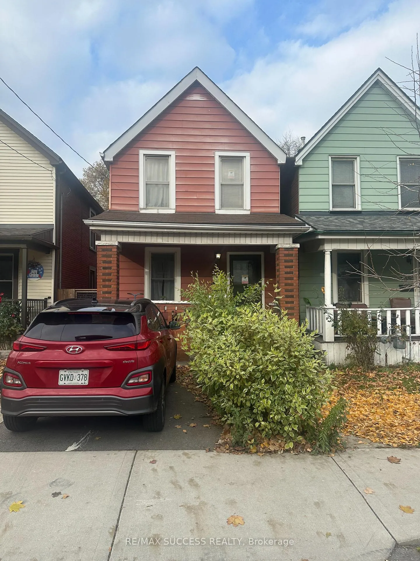 Front of 153 Barnesdale Avenue N