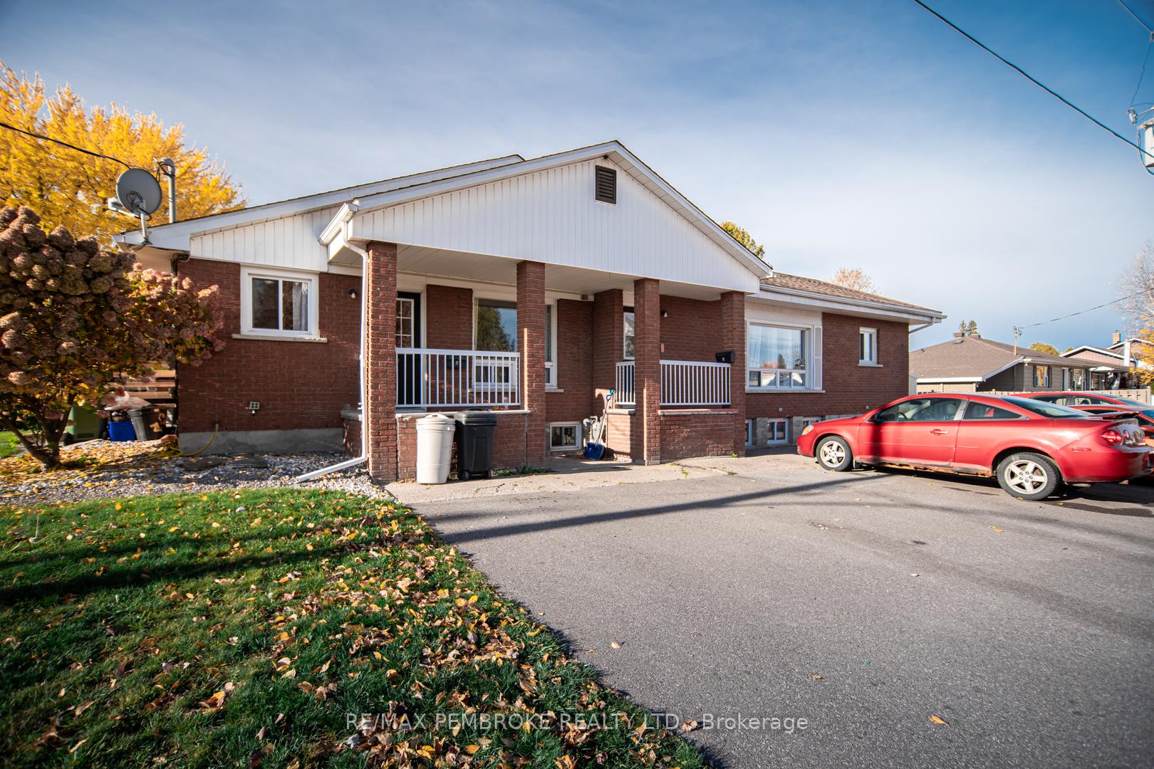 Photo 1 of 632 First Avenue, Laurentian Valley — HOMEH
