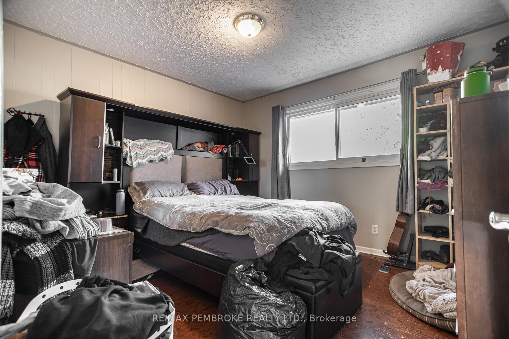 Photo 7 of 632 First Avenue, Laurentian Valley — HOMEH