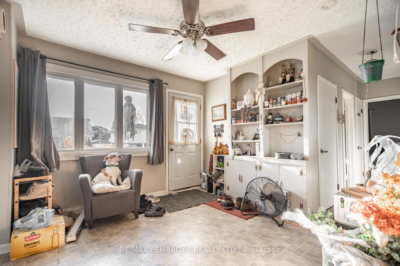 Photo 11 of 632 First Avenue, Laurentian Valley — HOMEH