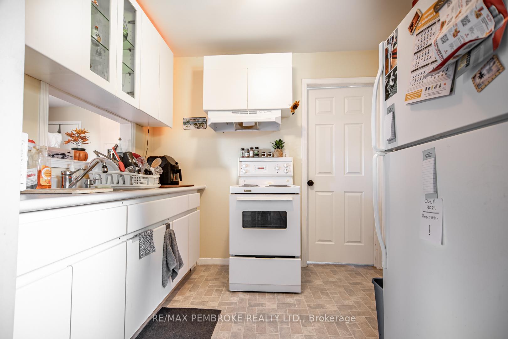 Photo 14 of 632 First Avenue, Laurentian Valley — HOMEH