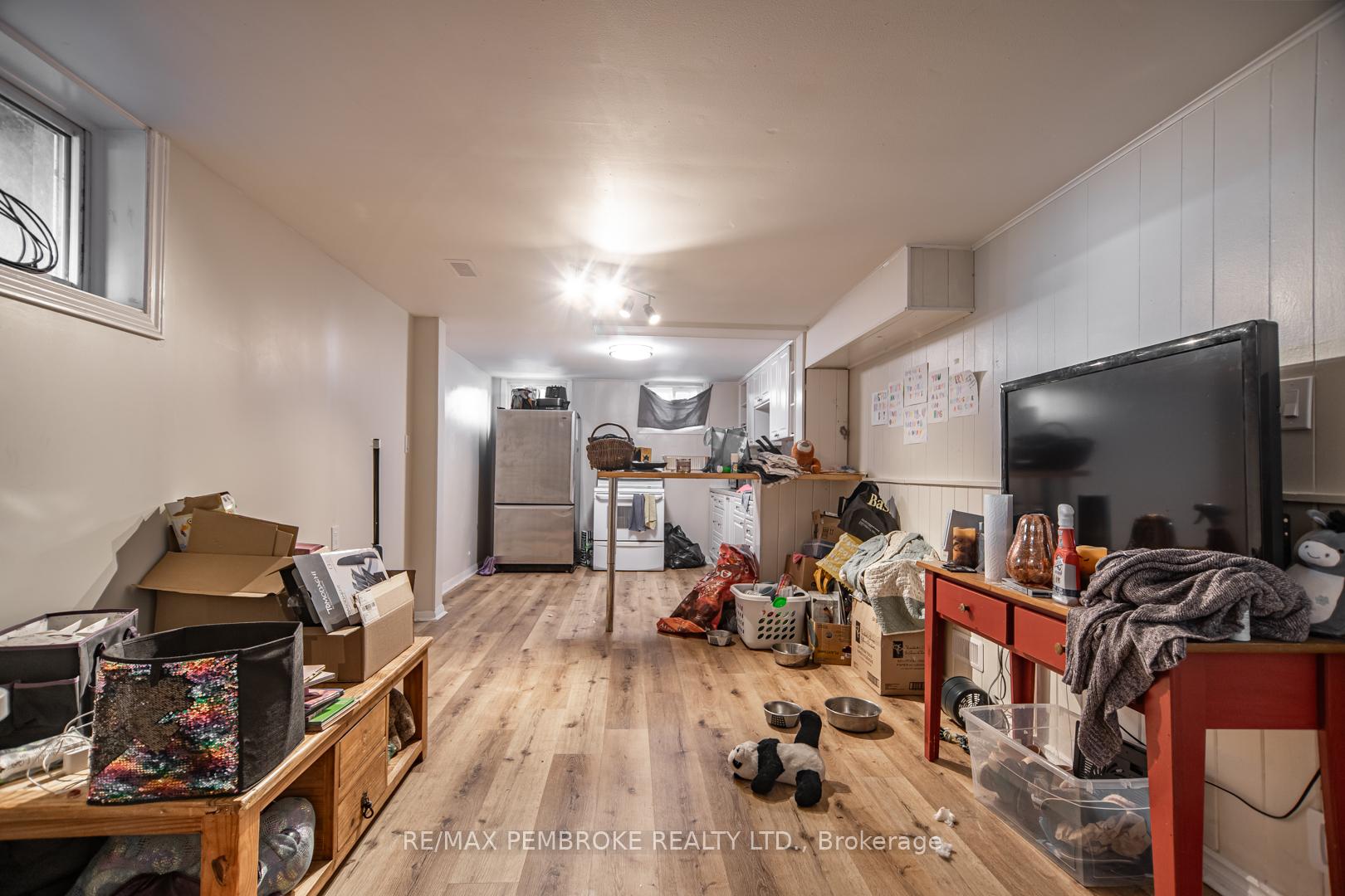 Photo 21 of 632 First Avenue, Laurentian Valley — HOMEH