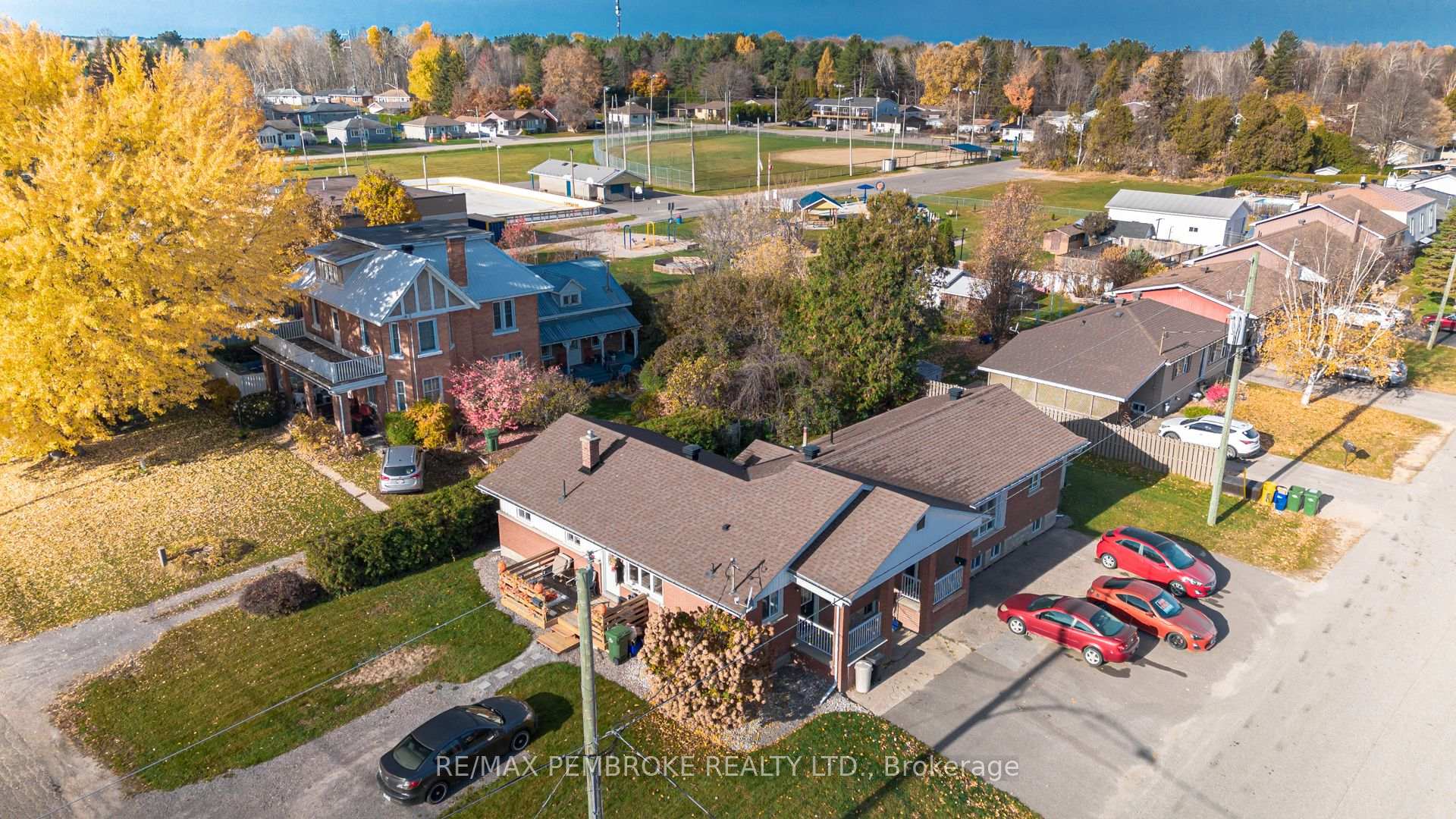 Photo 26 of 632 First Avenue, Laurentian Valley — HOMEH