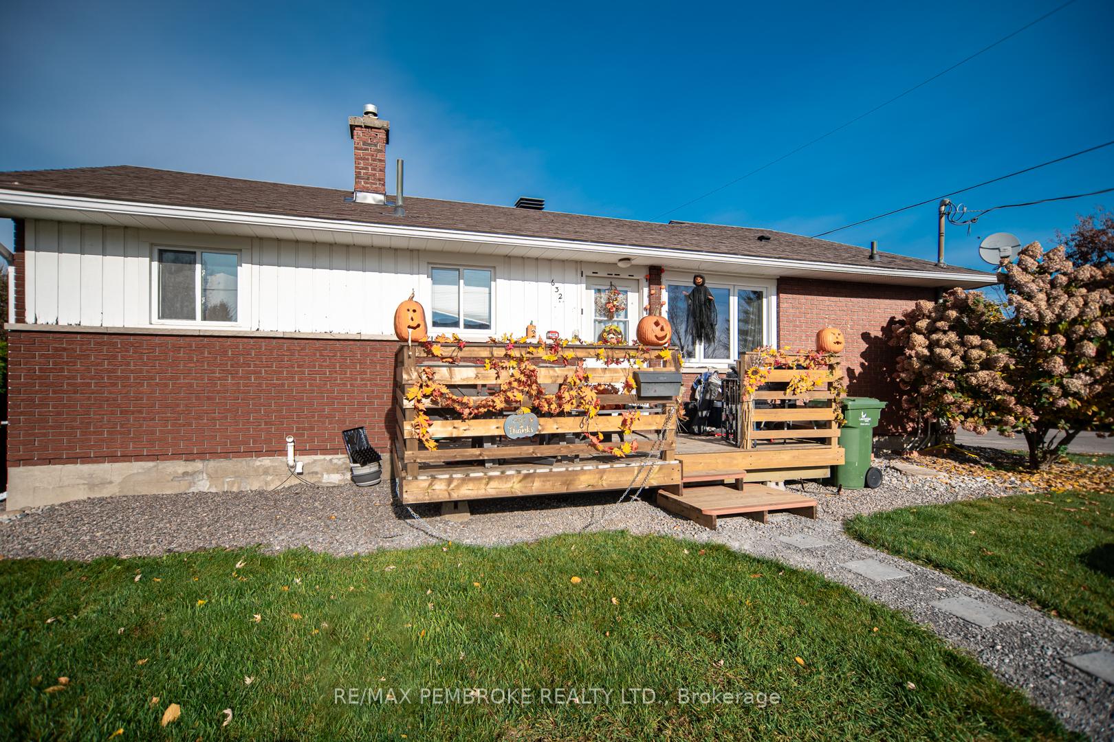 Photo 30 of 632 First Avenue, Laurentian Valley — HOMEH