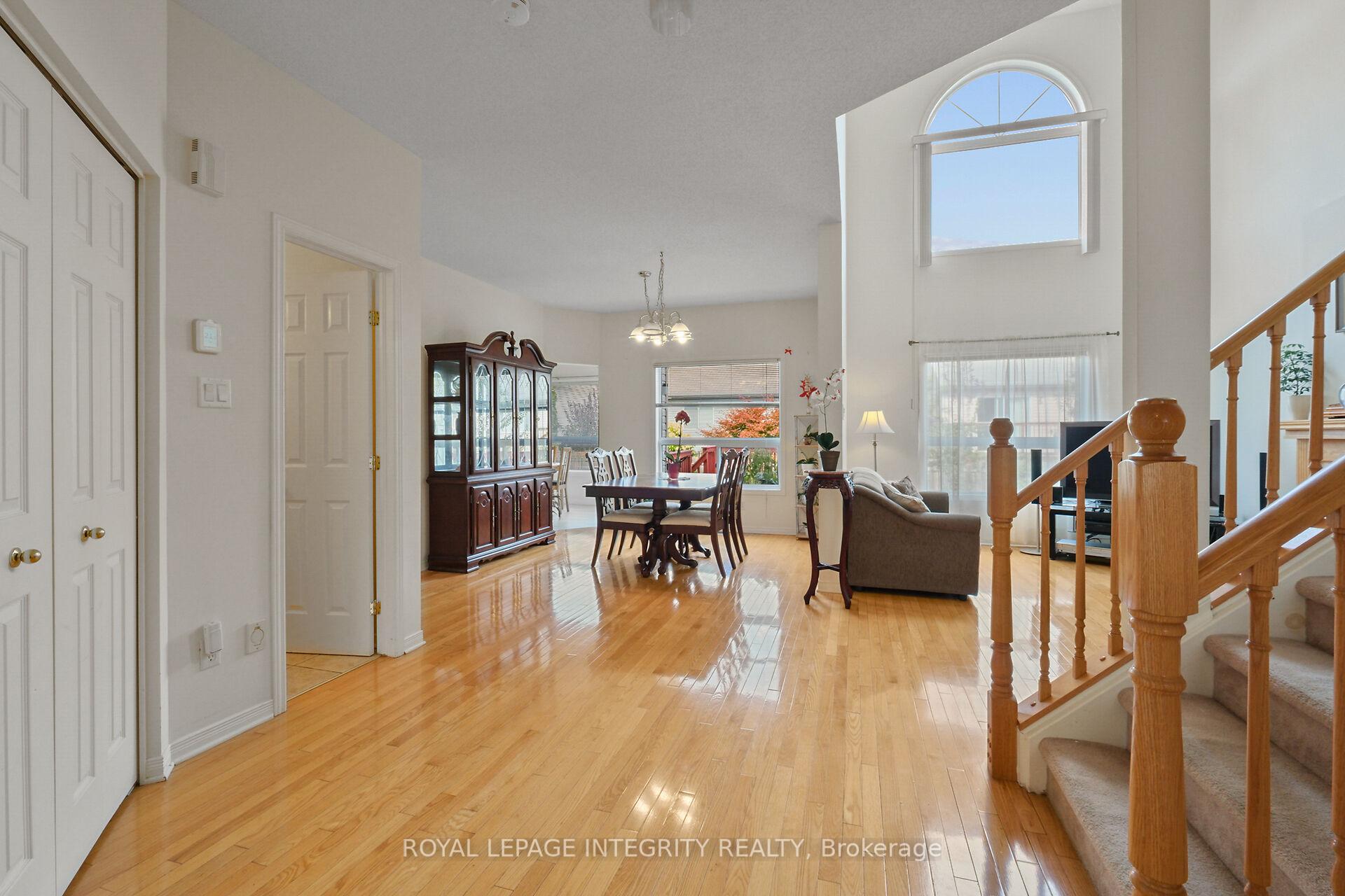 Photo 9 of 170 Grandpark Circle, Ottawa, Hunt Club Park — HOMEH