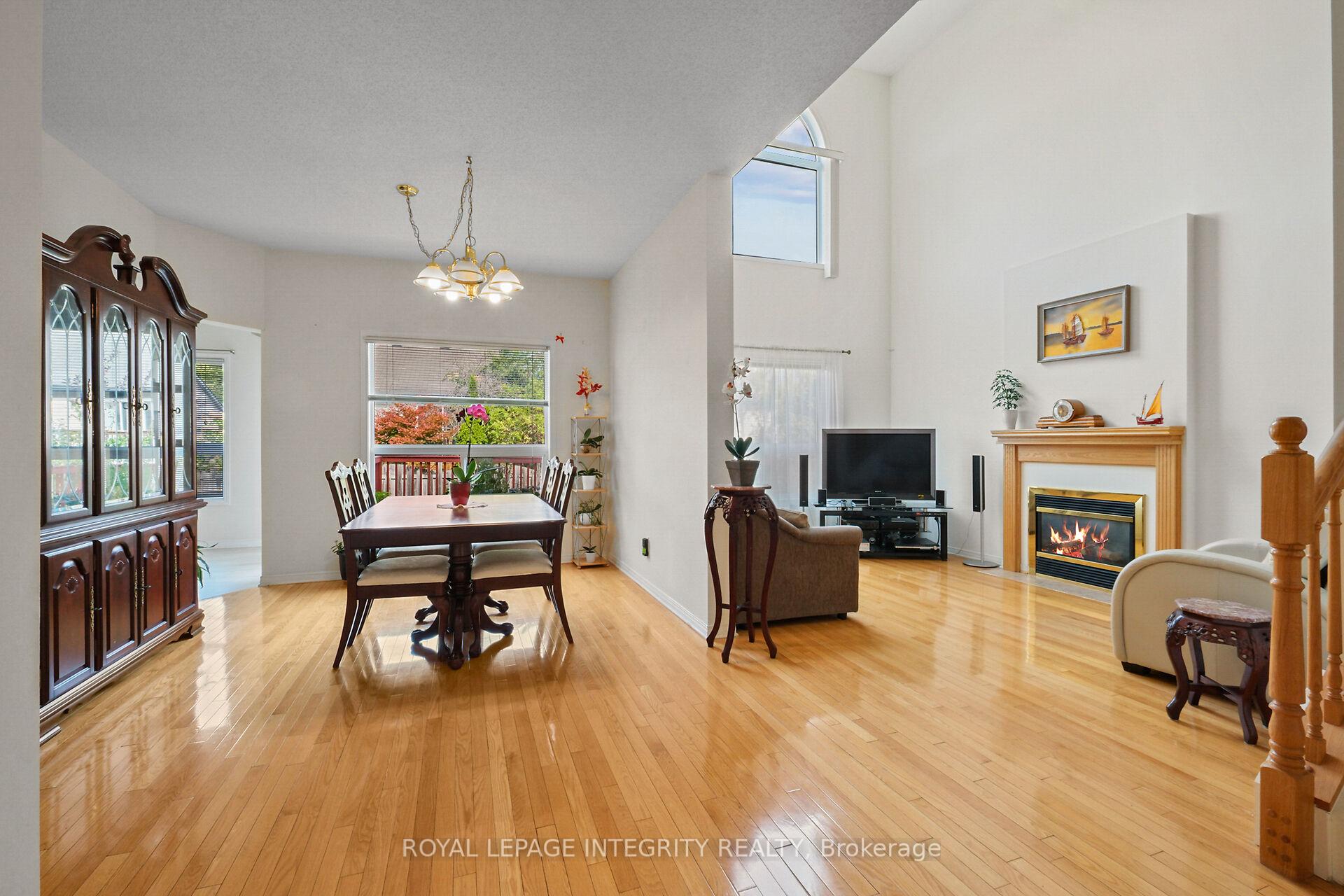 Photo 10 of 170 Grandpark Circle, Ottawa, Hunt Club Park — HOMEH