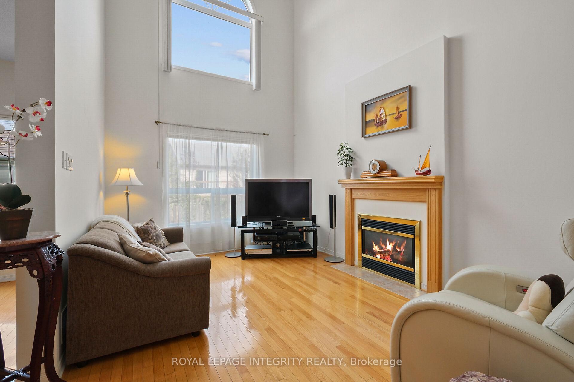 Photo 12 of 170 Grandpark Circle, Ottawa, Hunt Club Park — HOMEH