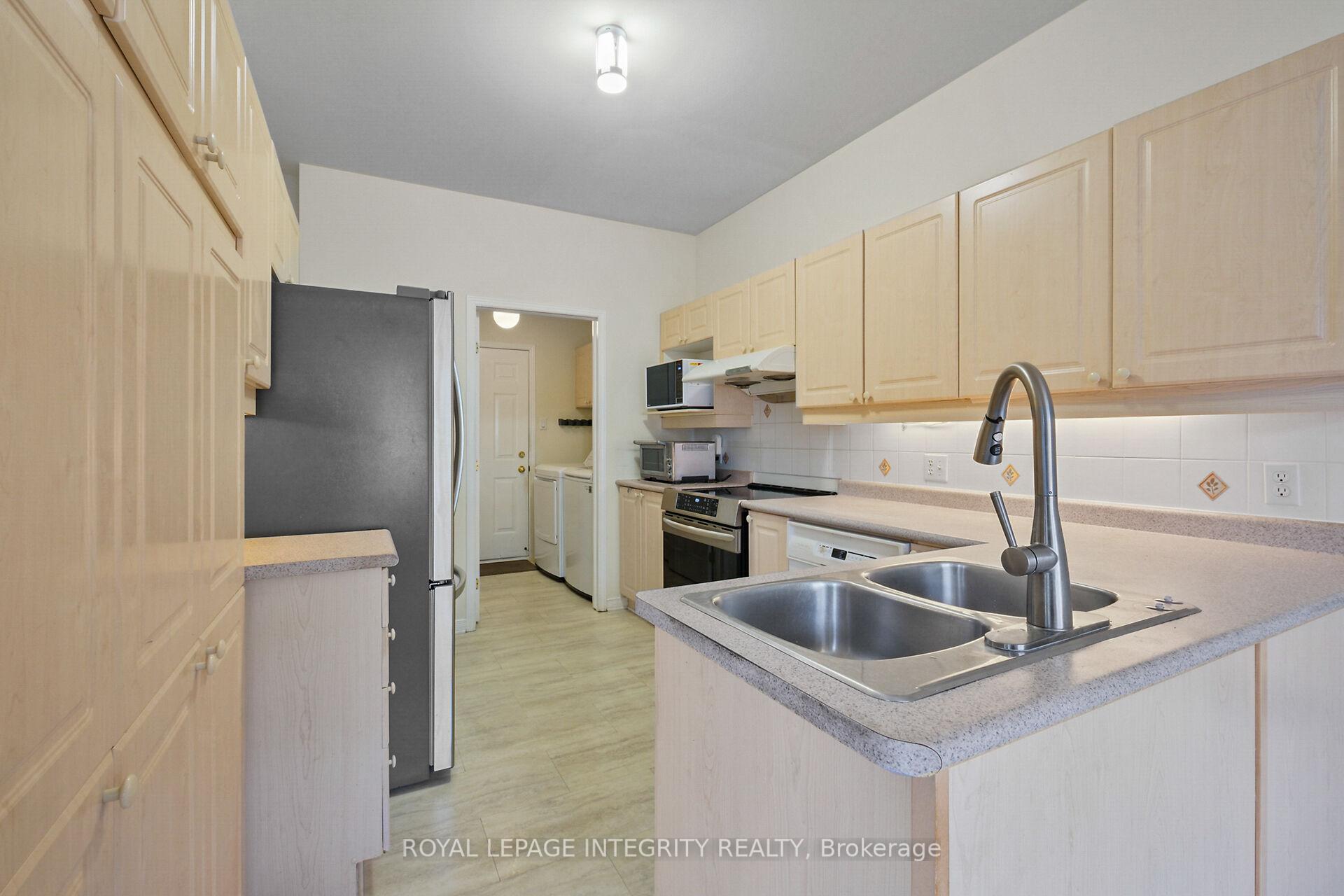Photo 13 of 170 Grandpark Circle, Ottawa, Hunt Club Park — HOMEH