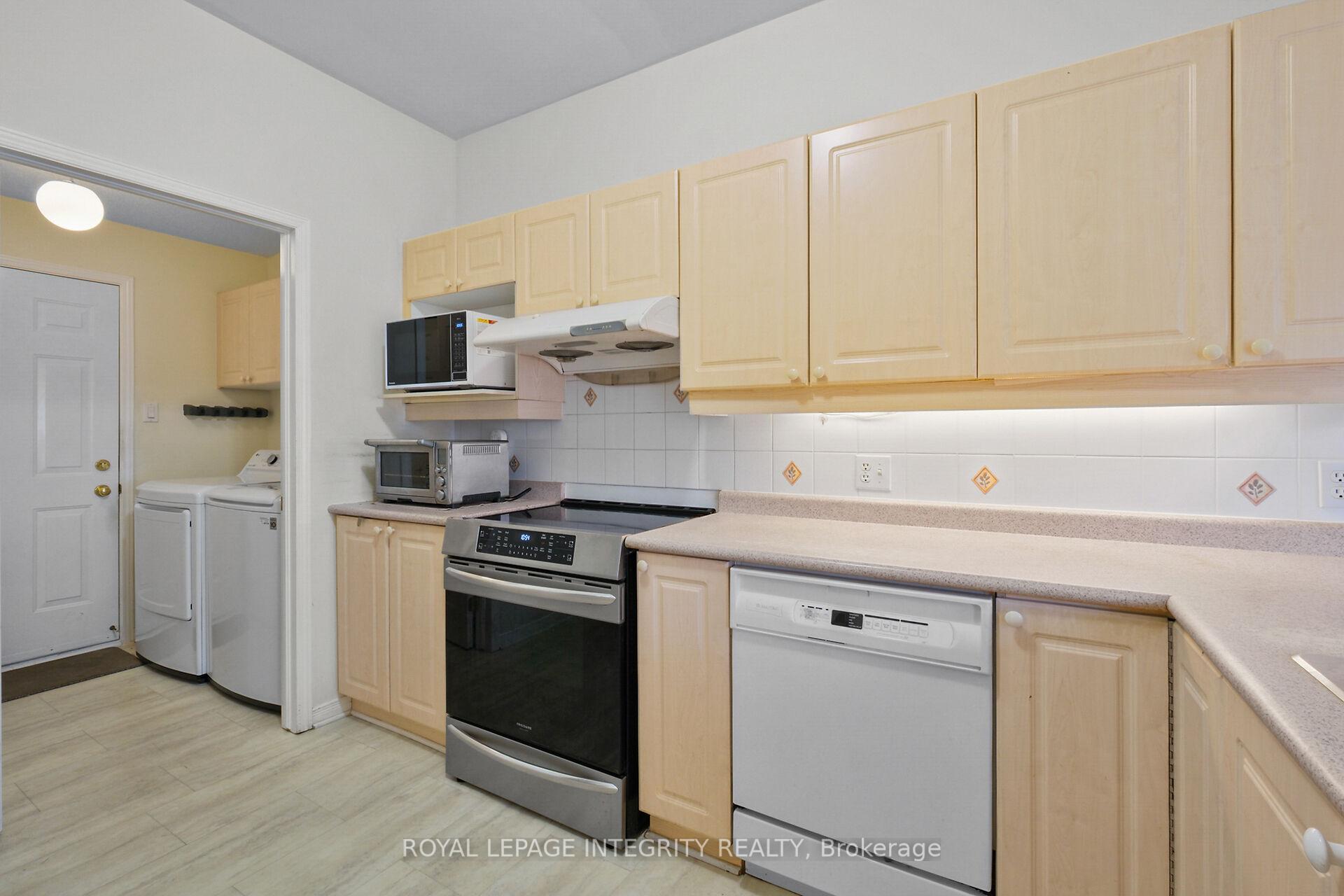 Photo 14 of 170 Grandpark Circle, Ottawa, Hunt Club Park — HOMEH