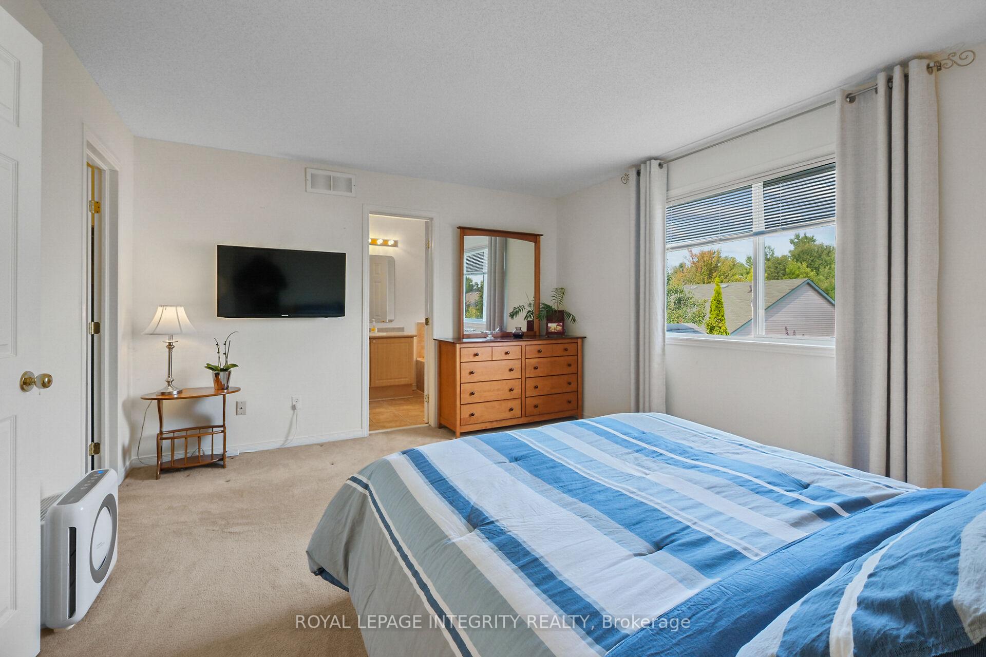 Photo 23 of 170 Grandpark Circle, Ottawa, Hunt Club Park — HOMEH