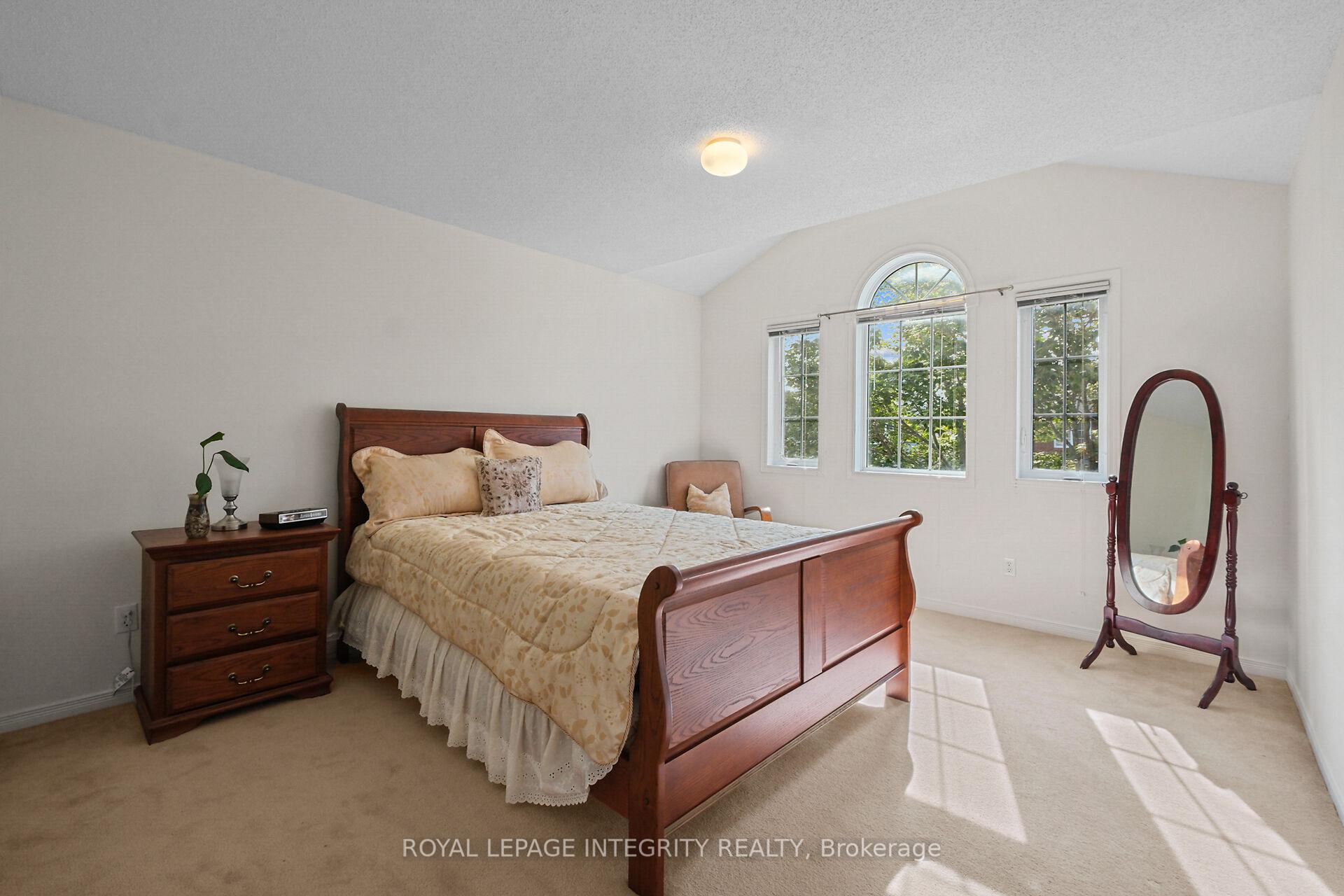 Photo 25 of 170 Grandpark Circle, Ottawa, Hunt Club Park — HOMEH