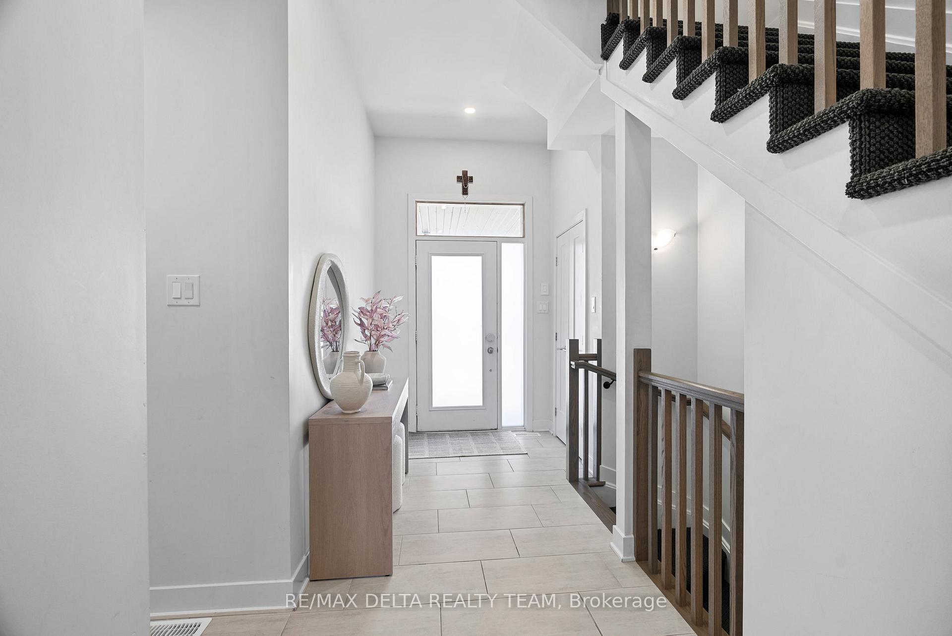 Photo 3 of 478 Trident Mews, Ottawa, Leitrim — HOMEH