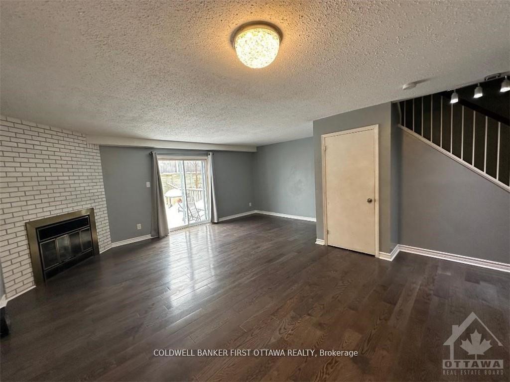 Photo 4 of 68 Burlington Crescent, Ottawa, Hunt Club Park/Greenboro — HOMEH