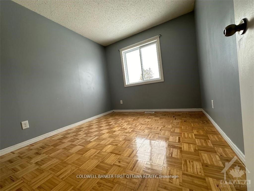 Photo 11 of 68 Burlington Crescent, Ottawa, Hunt Club Park/Greenboro — HOMEH