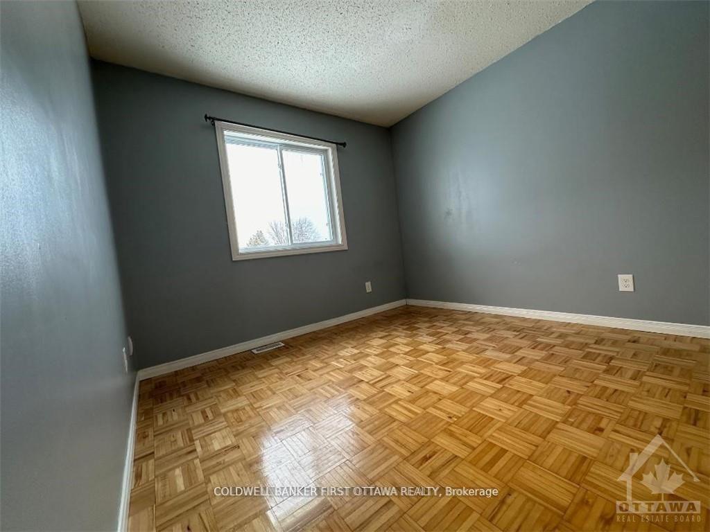 Photo 12 of 68 Burlington Crescent, Ottawa, Hunt Club Park/Greenboro — HOMEH