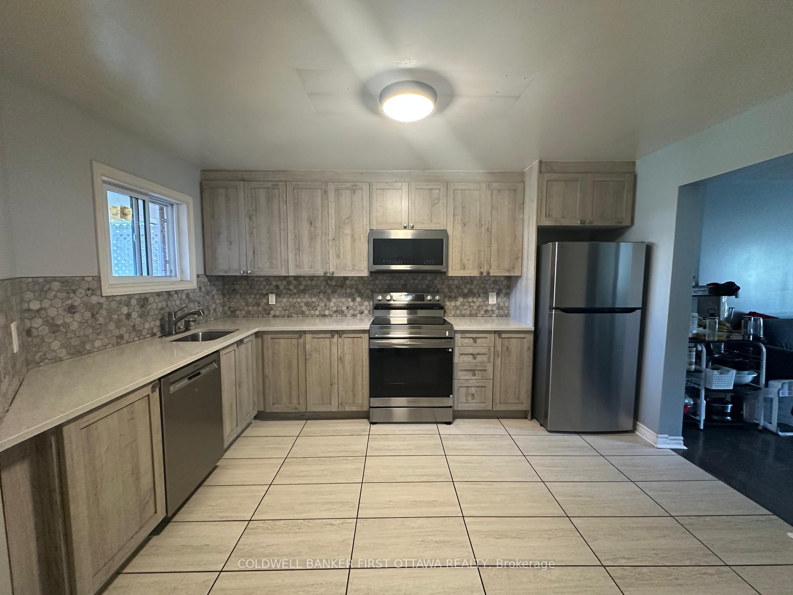Photo 17 of 68 Burlington Crescent, Ottawa, Hunt Club Park/Greenboro — HOMEH