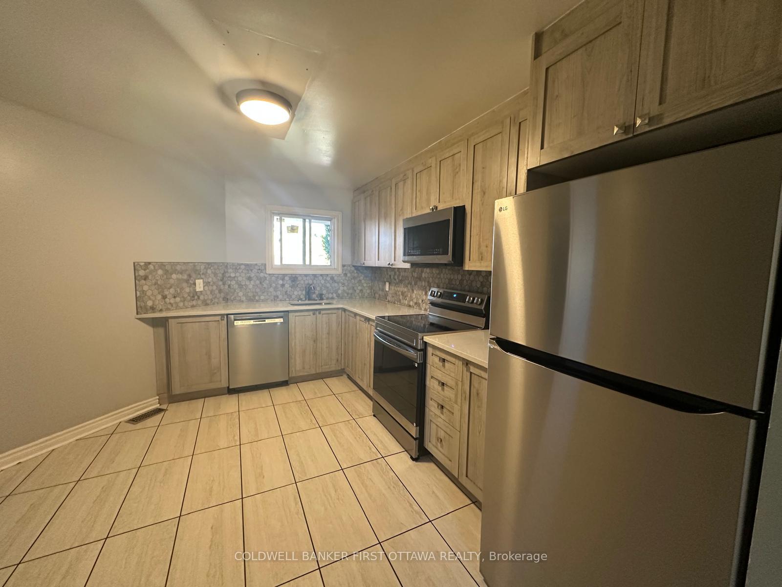 Photo 18 of 68 Burlington Crescent, Ottawa, Hunt Club Park/Greenboro — HOMEH